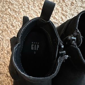 Baby gap black booties